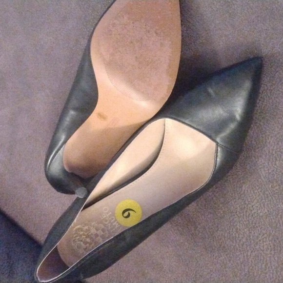 Vince Camuto black heels - Picture 4 of 4